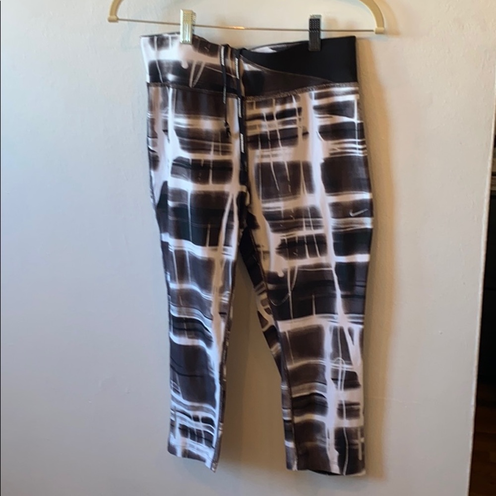 Nike dri-fit capri leggings